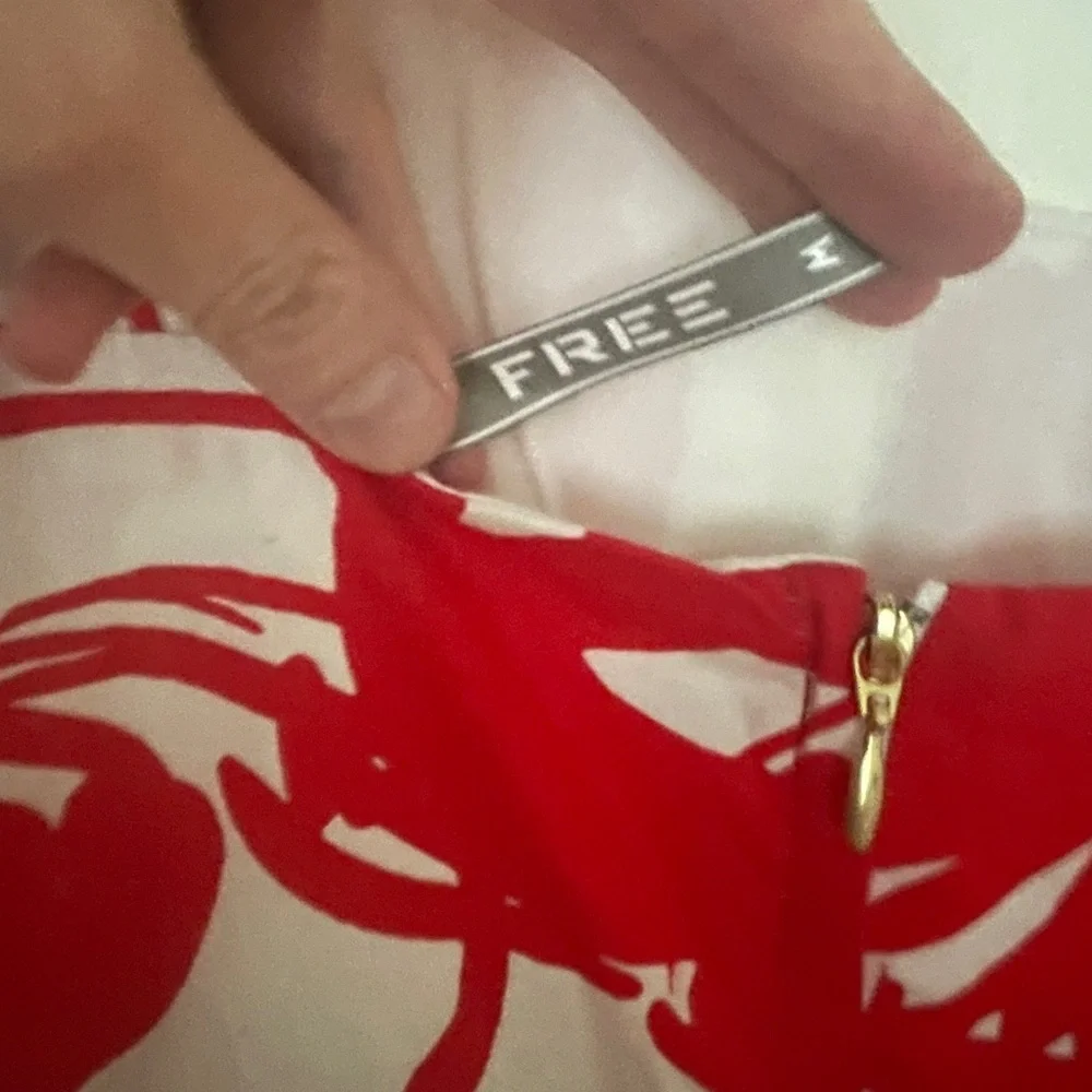 ❤️ Floral Red and White Dress ❤️ - Picture 6 of 7